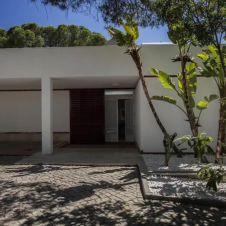 302 - Villa *